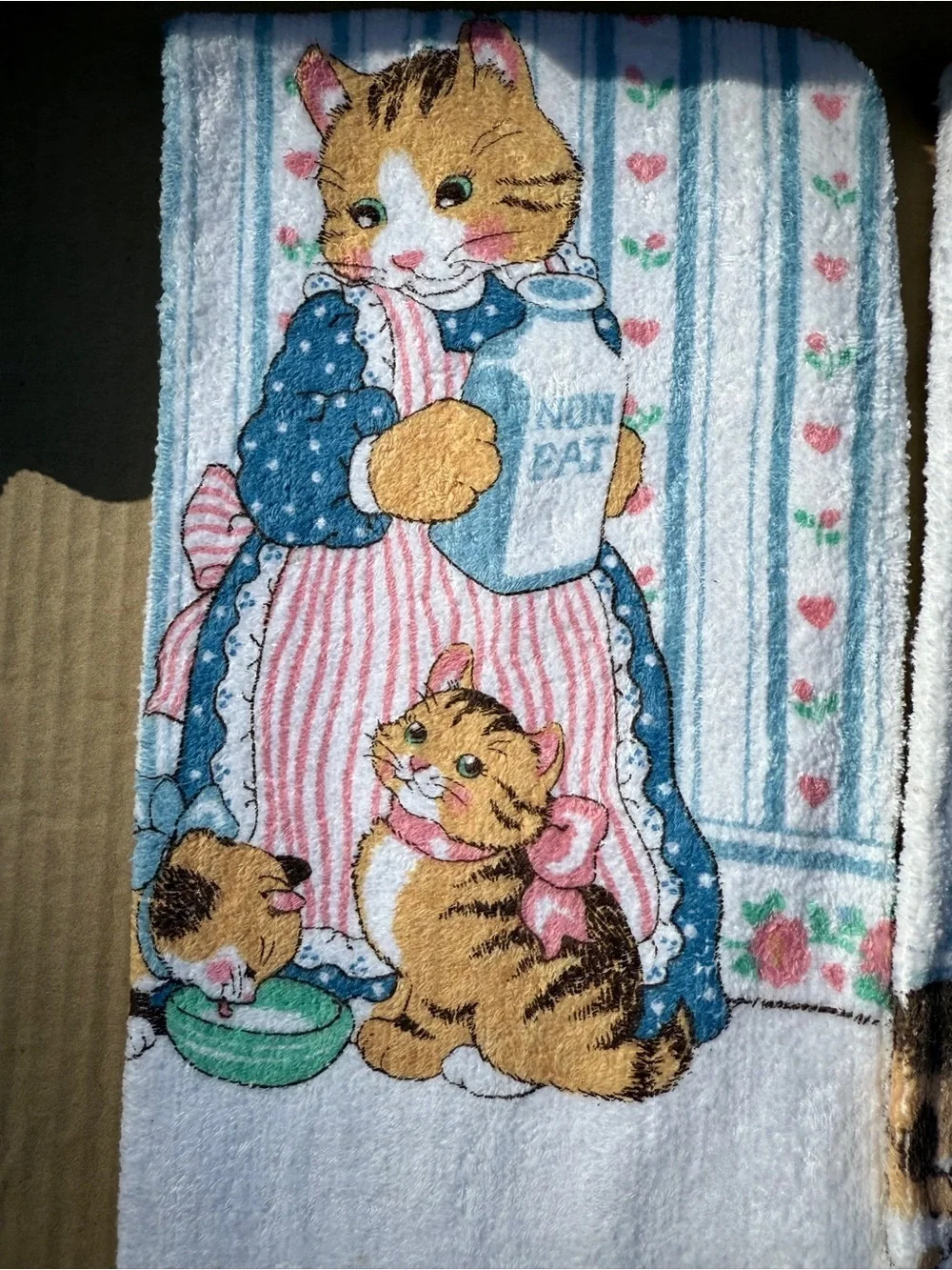 Vintage 90’s Kitchen Dish Towels Set Cat Hearts Stripes Print White Blue Pink 2